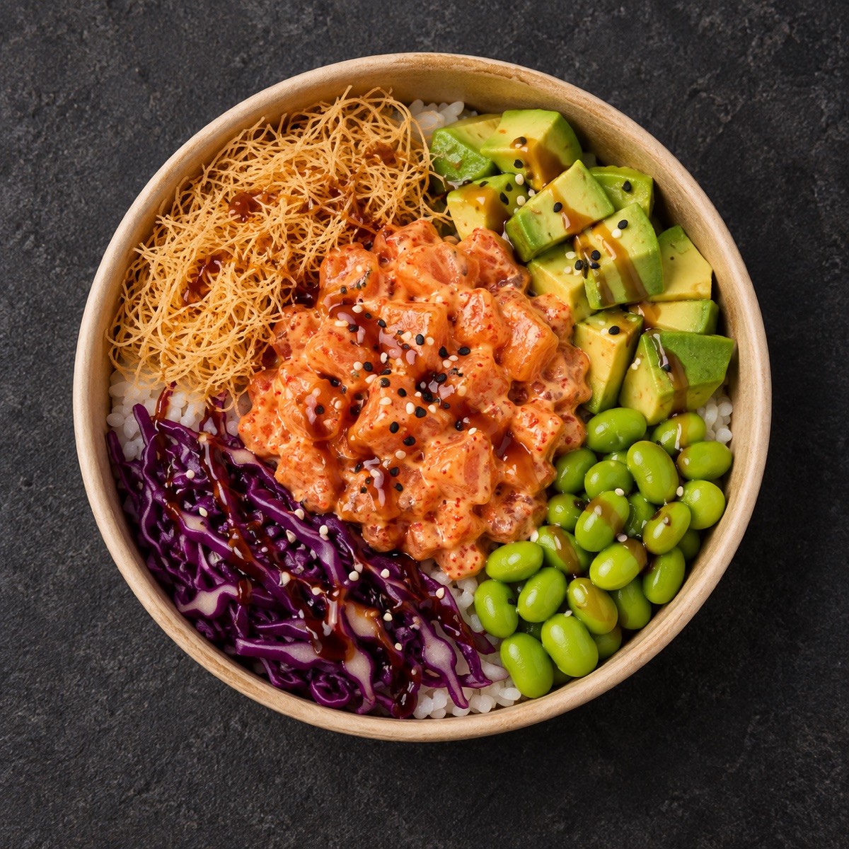 Spicy Salmon Poke: pokè vista dall'alto
